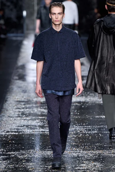 Look 30